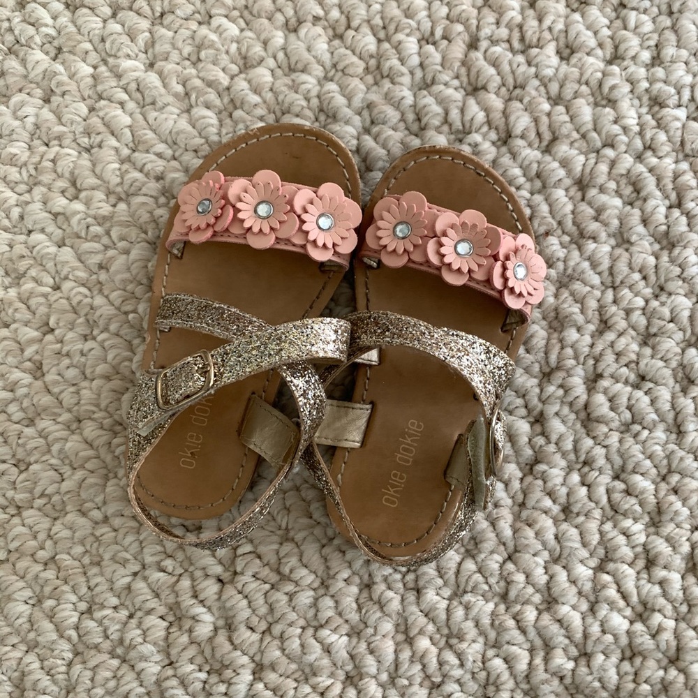 Okie dokie toddler sandals size 6